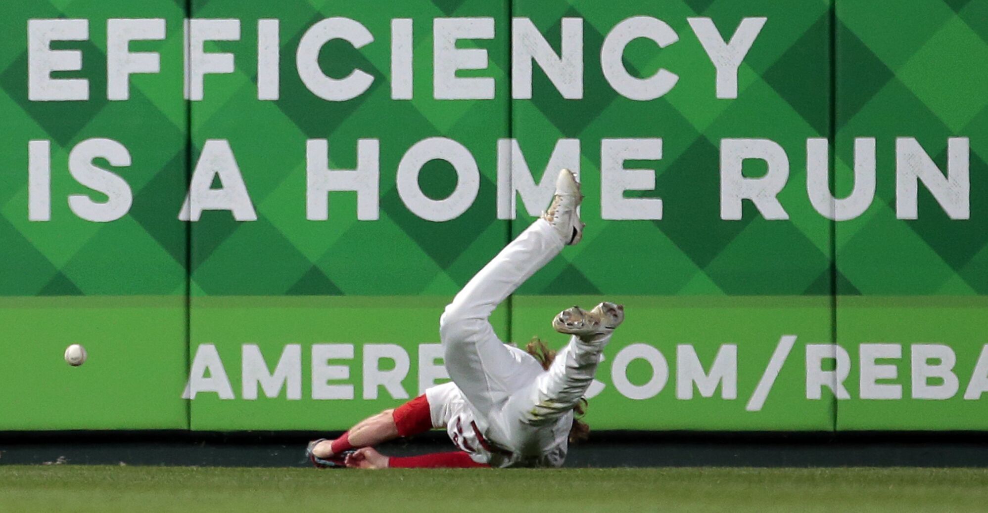 Cardinals open series with Giants
